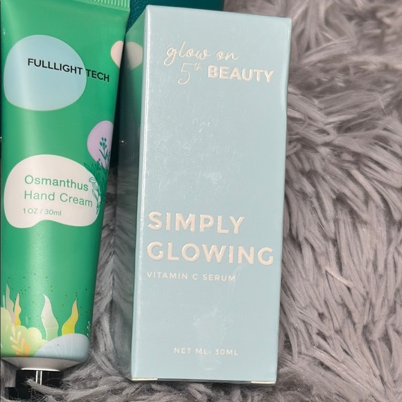 Beauty Bundle & Ipsy Bag Combo GLOW ON 5TH Vit C Serum & Self Care Set Teal Stud - Picture 6 of 11